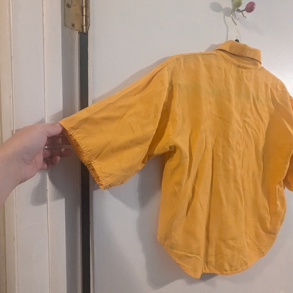 Vintage Crop Button-up - Picture 6 of 8